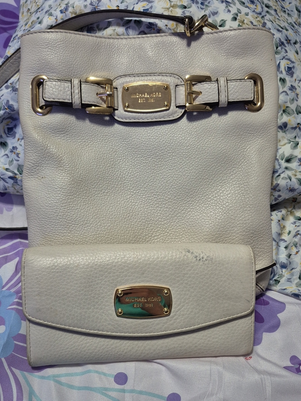 Michael Kors Cream Leather Tote with Matching Wallet and Gold Hardware